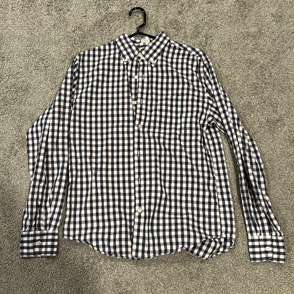 Mens Jcrew Tailored Fit, Blue Button down. Size Medium